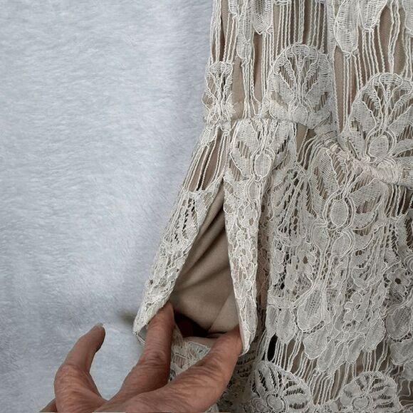 Love Fire Ivory Lace Short Romper Off Shoulder Elastic Waist Lined Size Medium - Picture 2 of 11